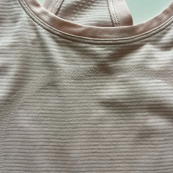 lululemon athletica Swiftly Tech Tank 2.0 Racer -Size 4 - Picture 4 of 7